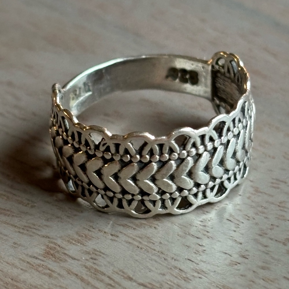 Silver Lace Pattern Ring